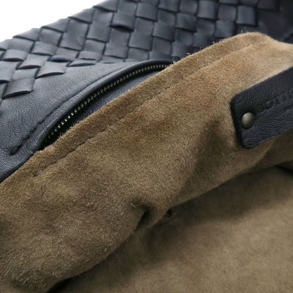 Bottega Veneta Medium Garda Bag - Picture 7 of 9